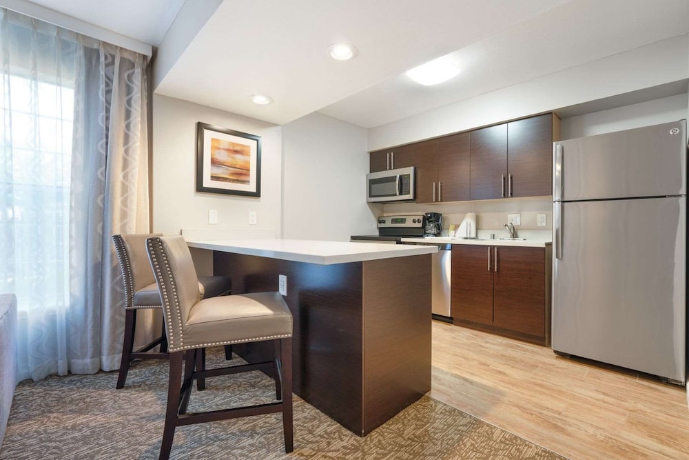 Chase Suite Hotel Brea 10/55