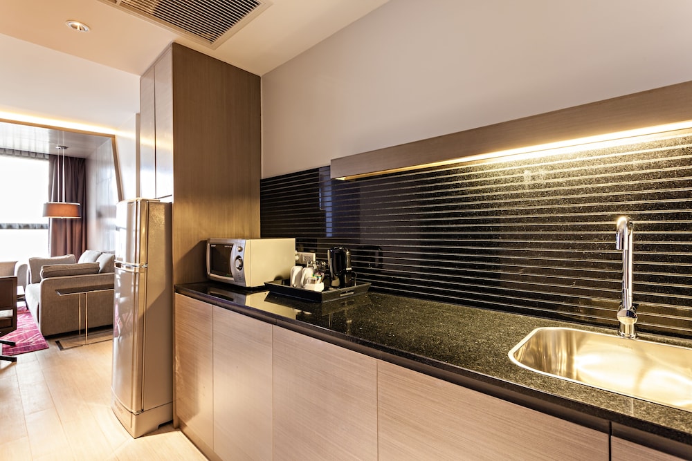 Hyatt Place Bangkok Sukhumvit 1 50/50