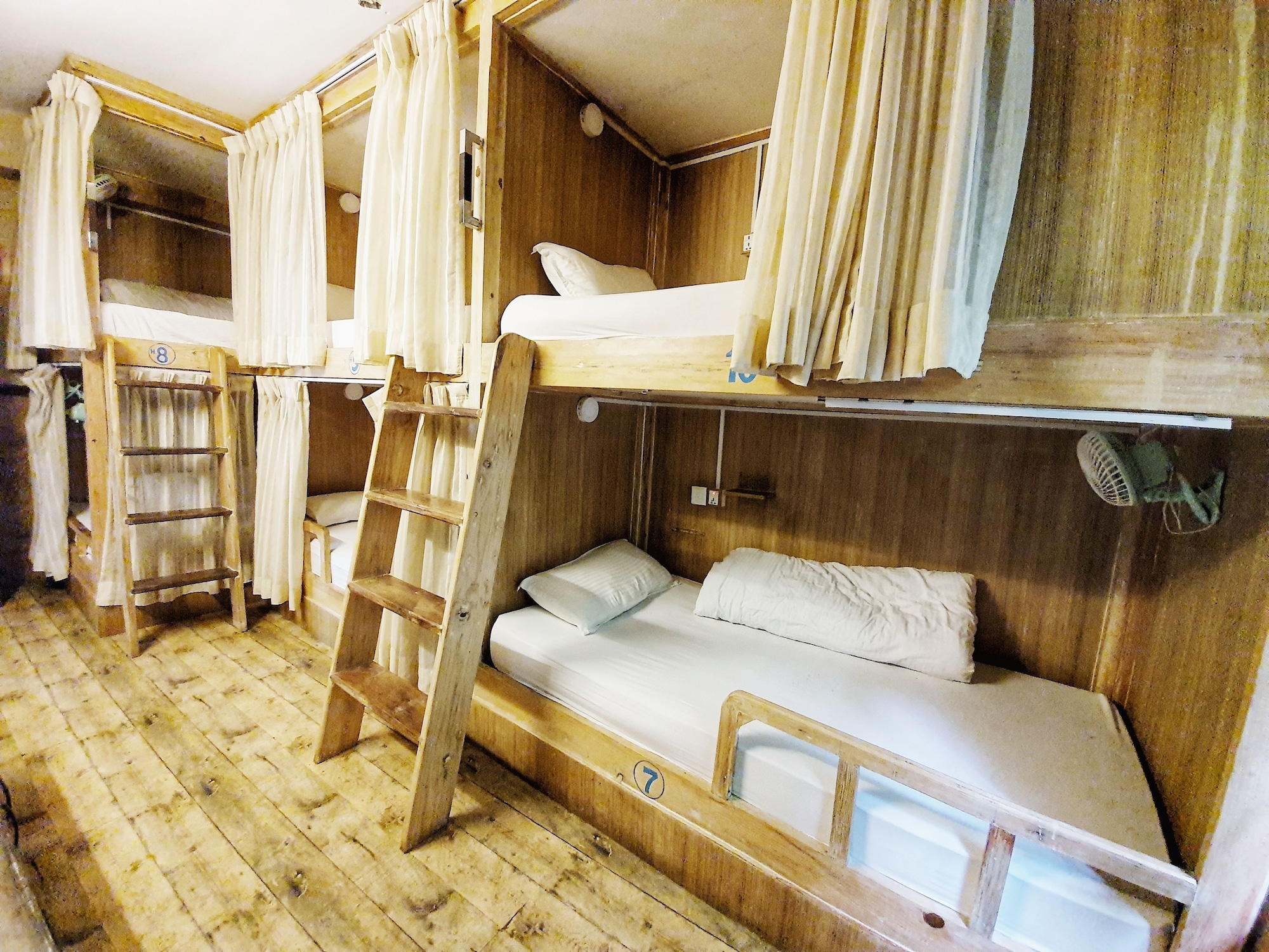 MIXED DORM, COMFORT
