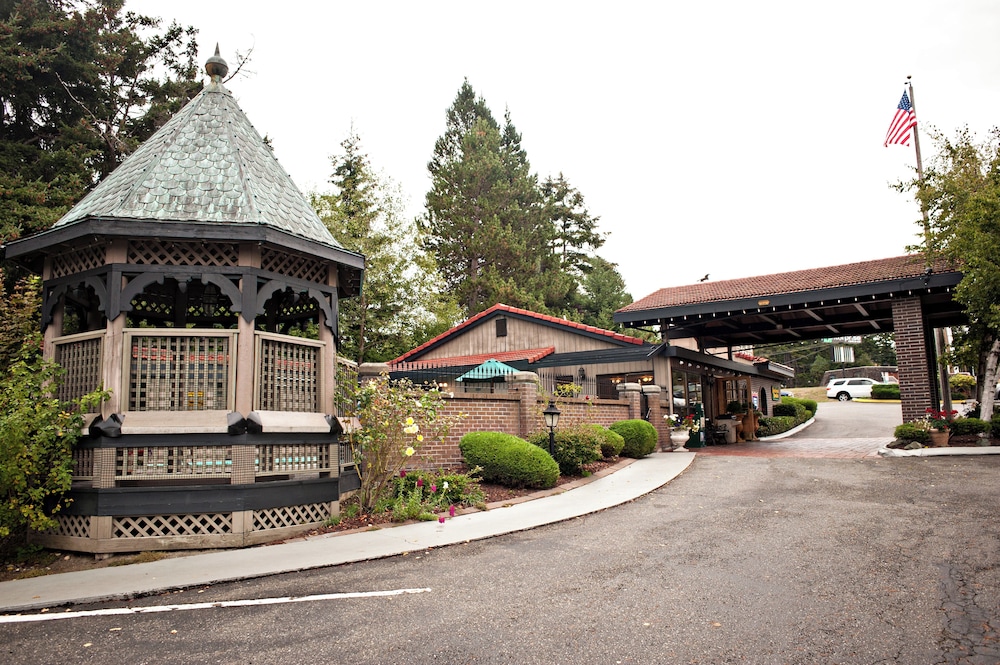 Coachman Inn Suites 57/64