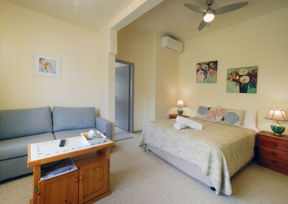 Riverview Boutique Motel 6/48