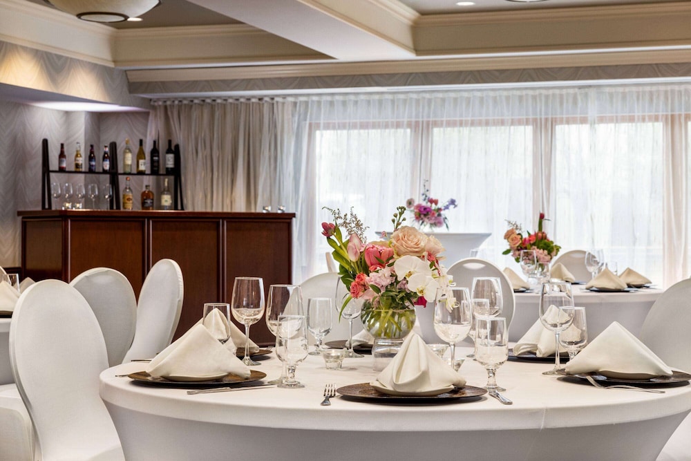Viana Hotel and Spa, Trademark Collection by Wyndham 57/72