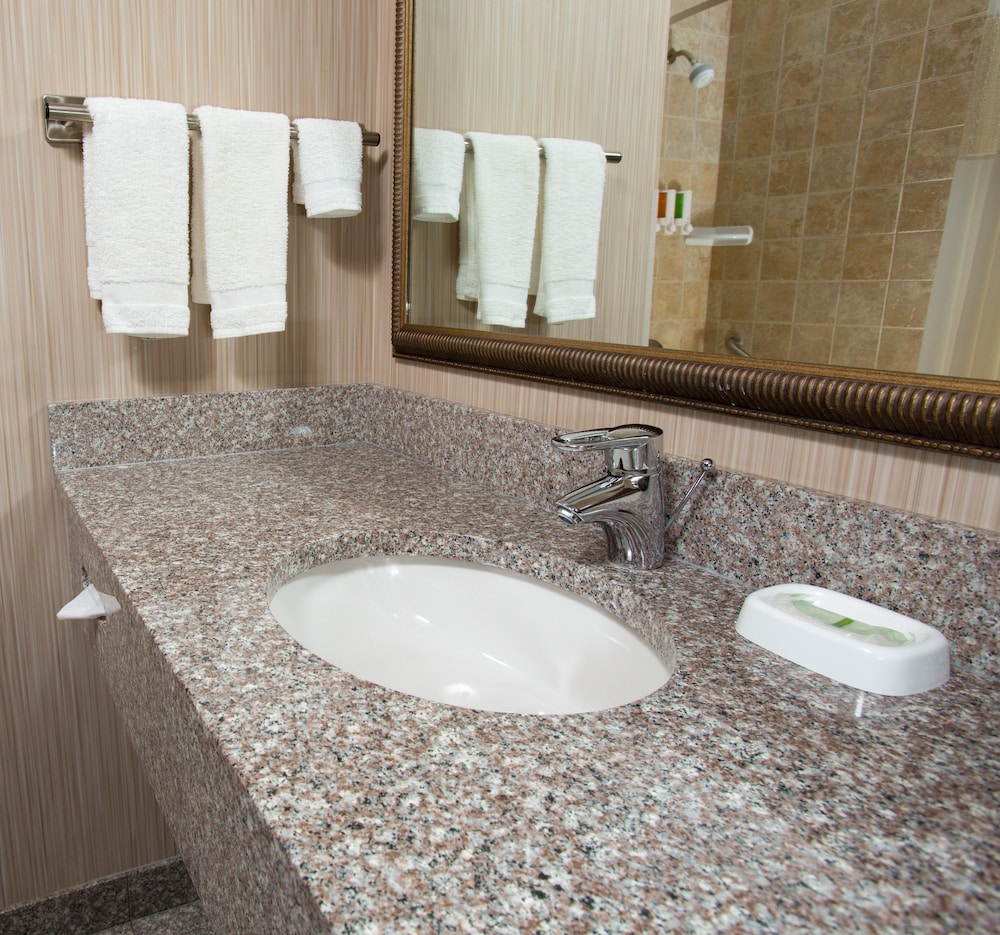 Drury Inn and Suites Columbia stadium Boulevard 31/33