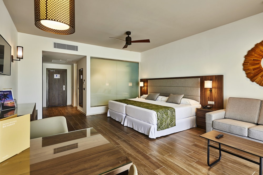 Riu Palace Maldivas 12/72