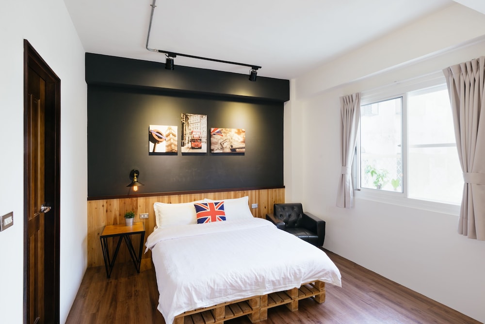 Mutter Apartment 7/50