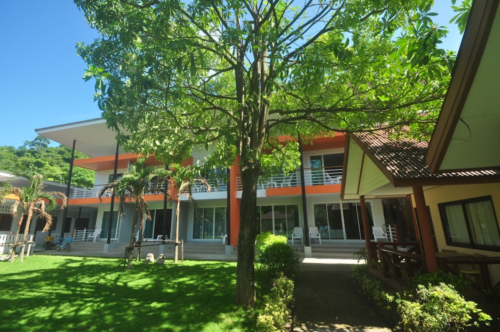 Phi Phi Rimlay Resort 43/48
