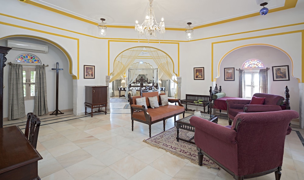 Alsisar Mahal 18/50