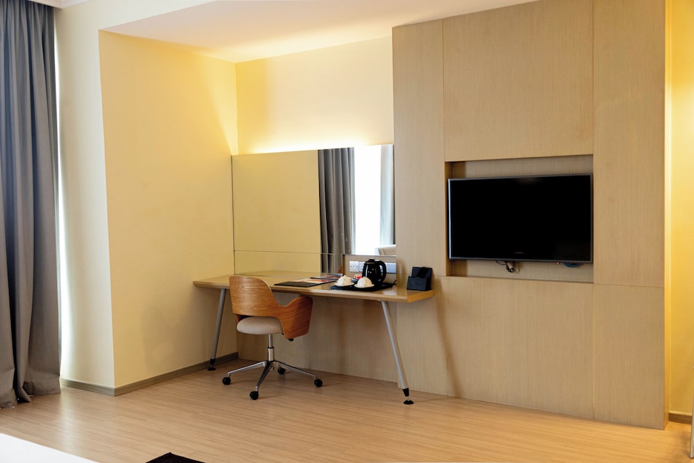 UCSI HOTEL KUCHING 64/72