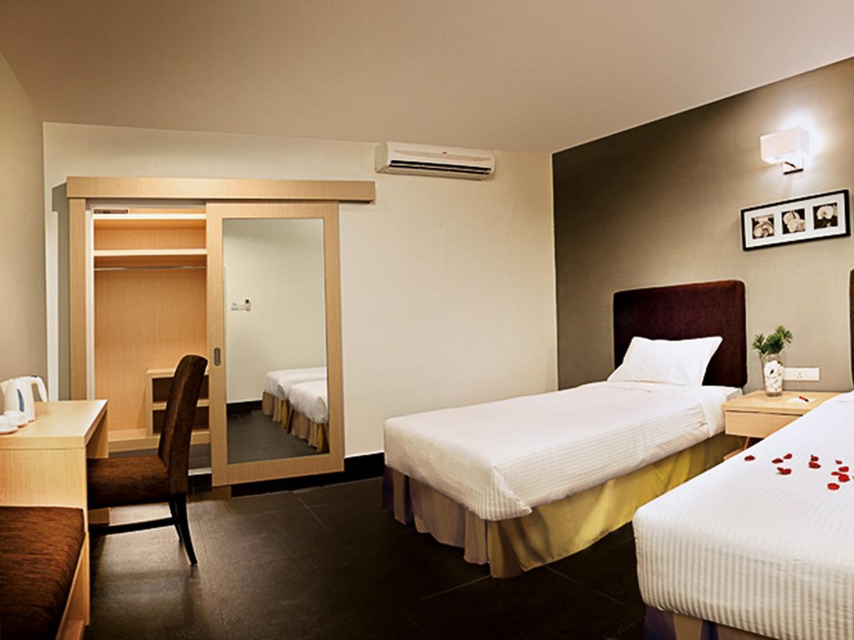 Superior, Twin Beds, No Window