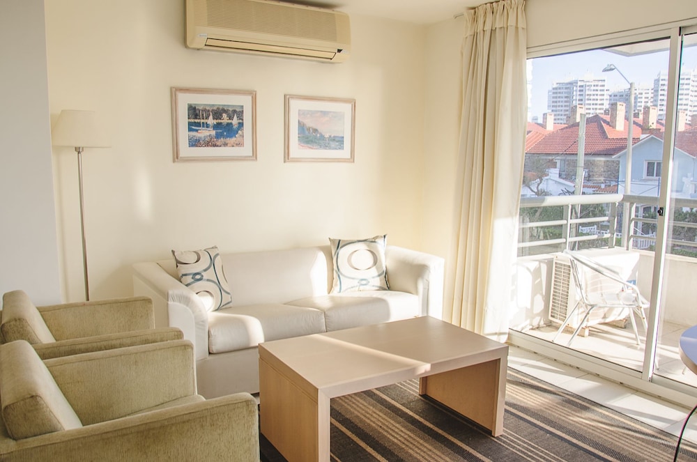 Sunset Beach Hotel 49/68
