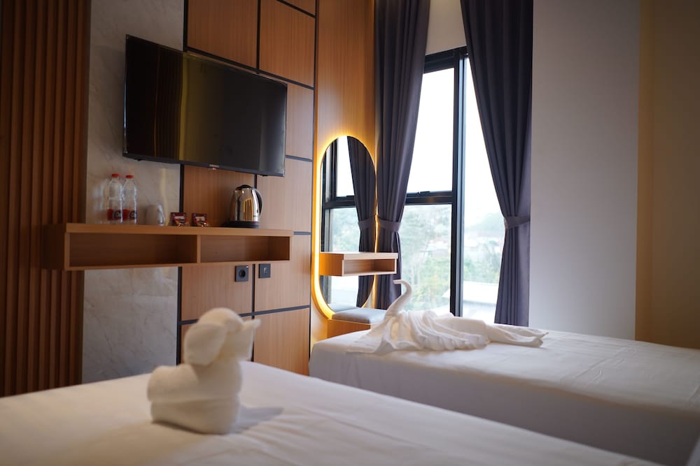 Eagle Hotel Wonosobo, Azana Hotels Collection 9/23