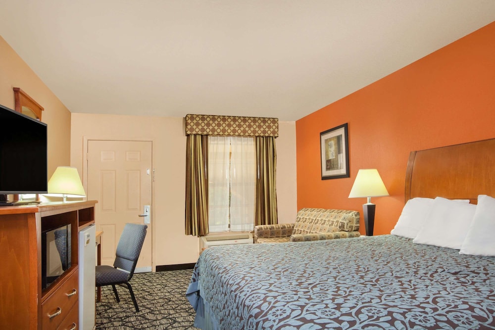 Days Inn by Wyndham Centerville 11/20