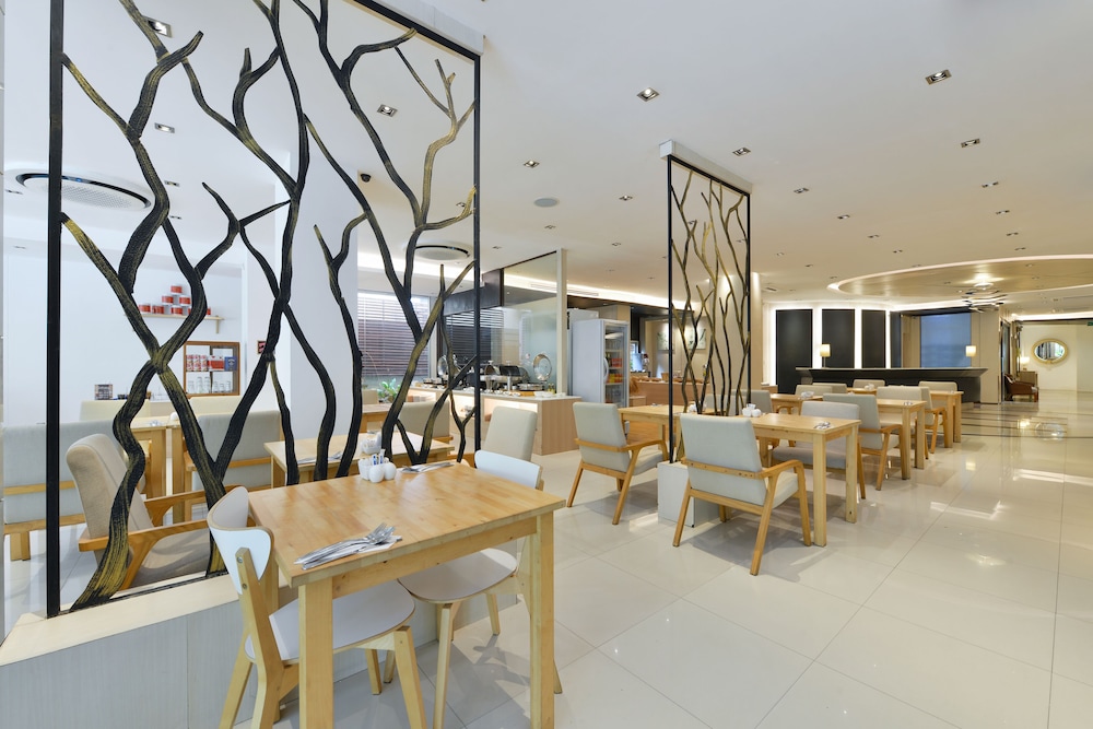 Royal View Resort 37/50