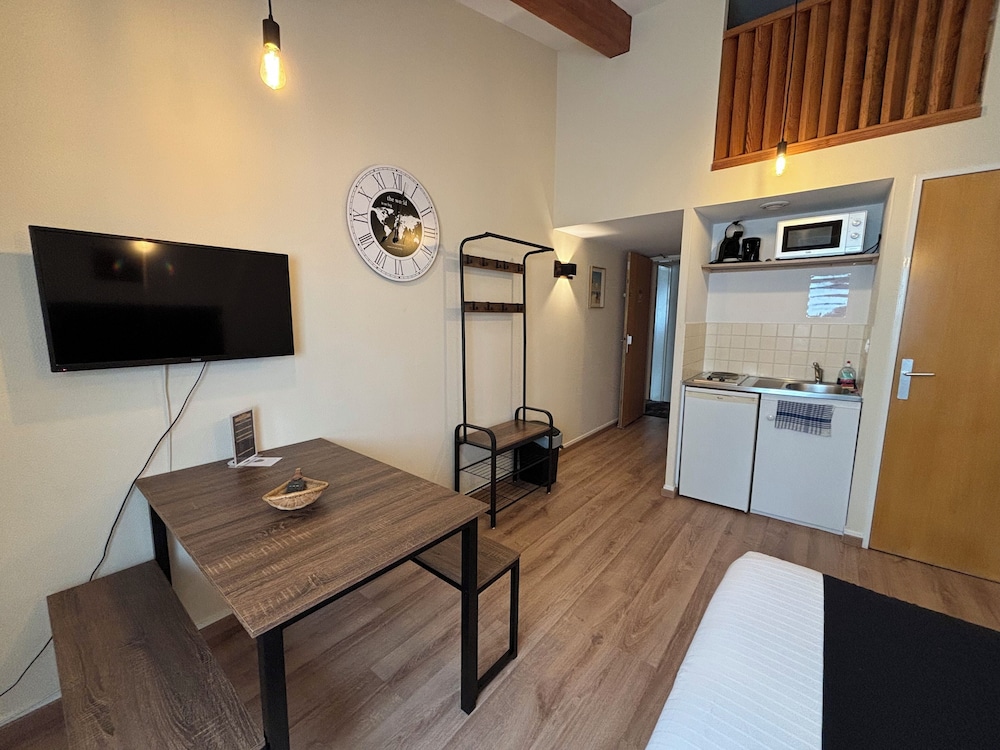 INTER-HOTEL LE VALOIS 35/50