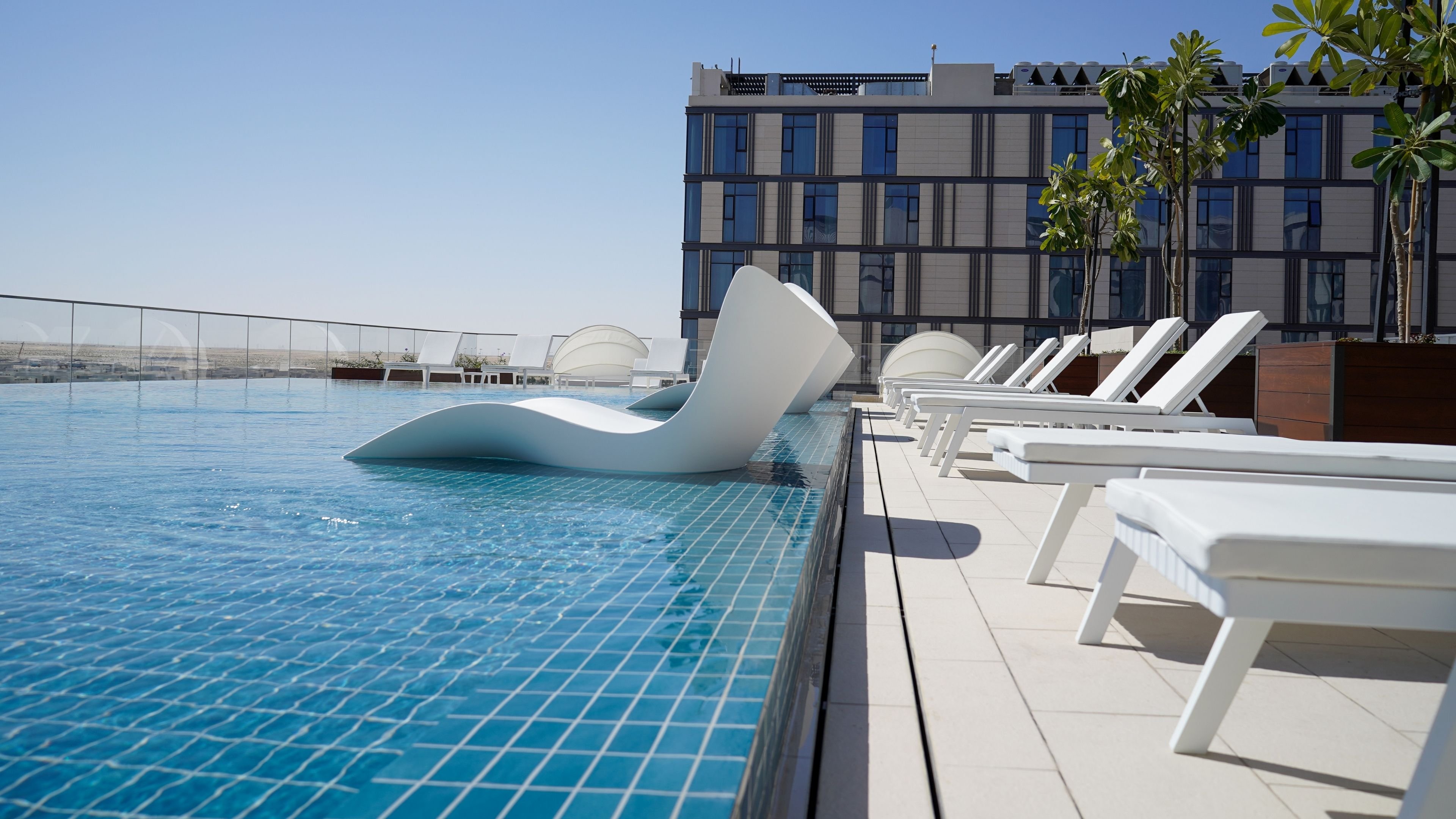 Staybridge Suites Dubai Al-Maktoum Airport 54/58