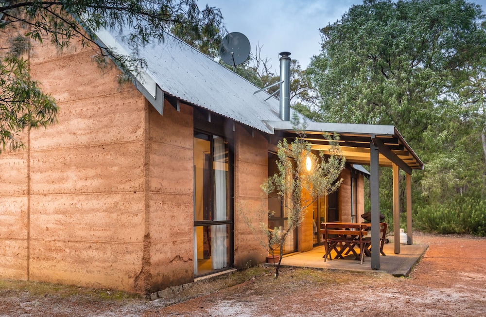 BUSSELLS BUSHLAND COTTAGES 2/47