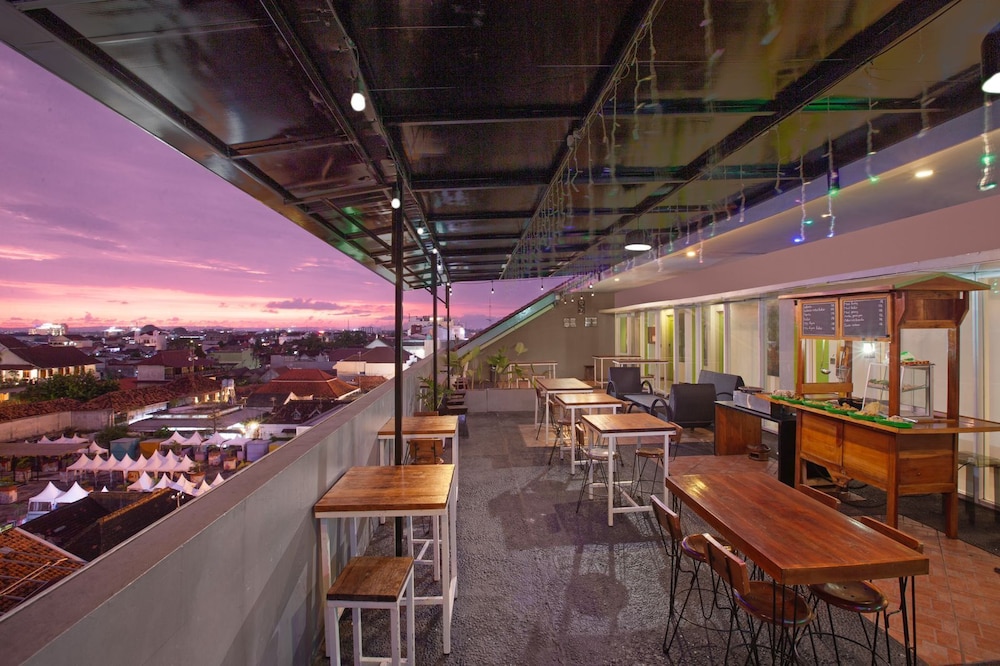 Whiz Hotel Malioboro Yogyakarta 30/48