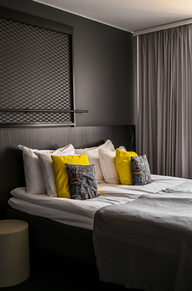 Duo, King Bed