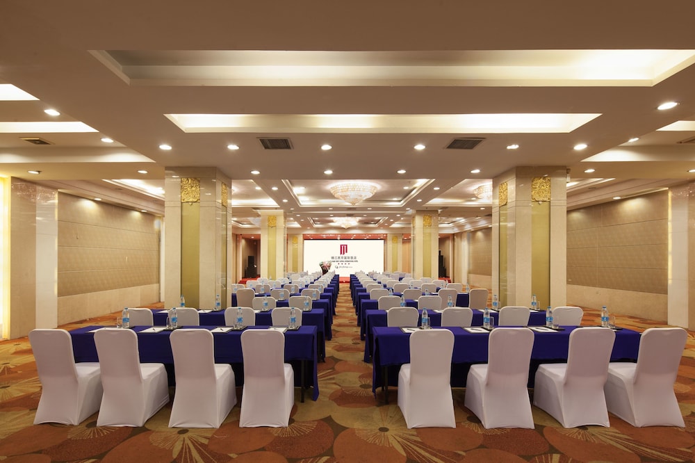 West Capital International Hotel 42/50