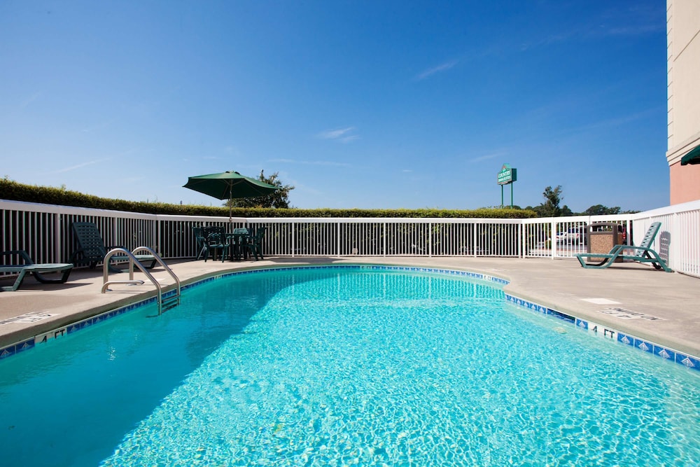 Country Inn and Suites By Radisson Goldsboro Nc 1/24