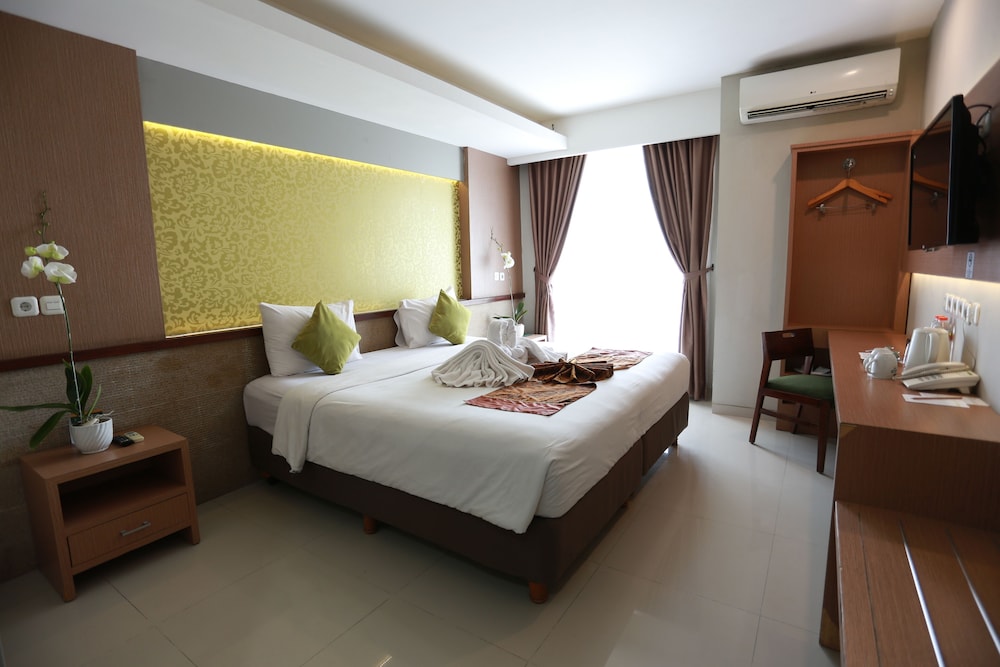 Loji Hotel Solo 25/64