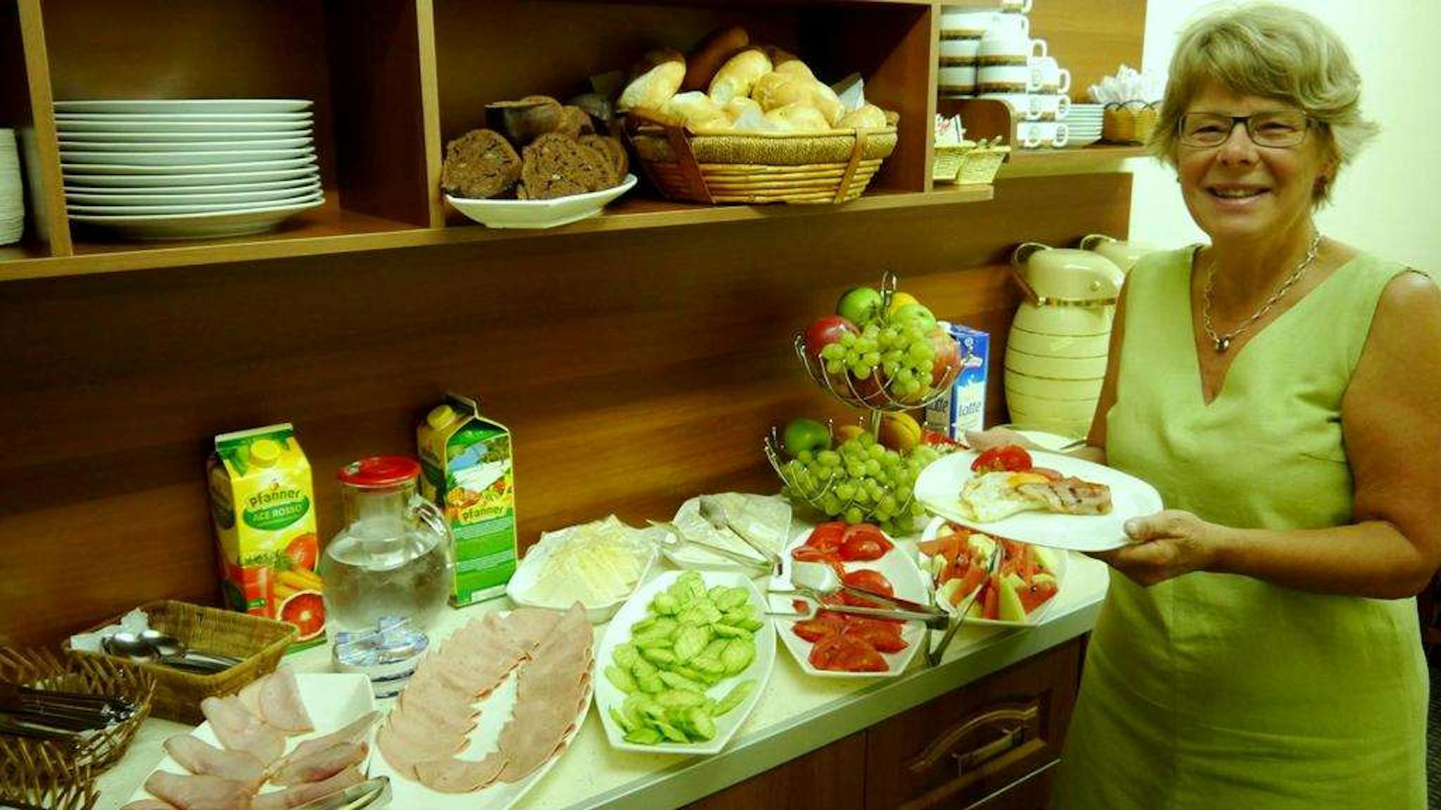 Kruja Hotel 35/65