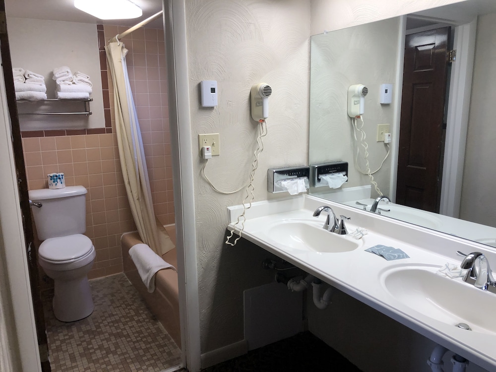 Dunes Inn 9/61