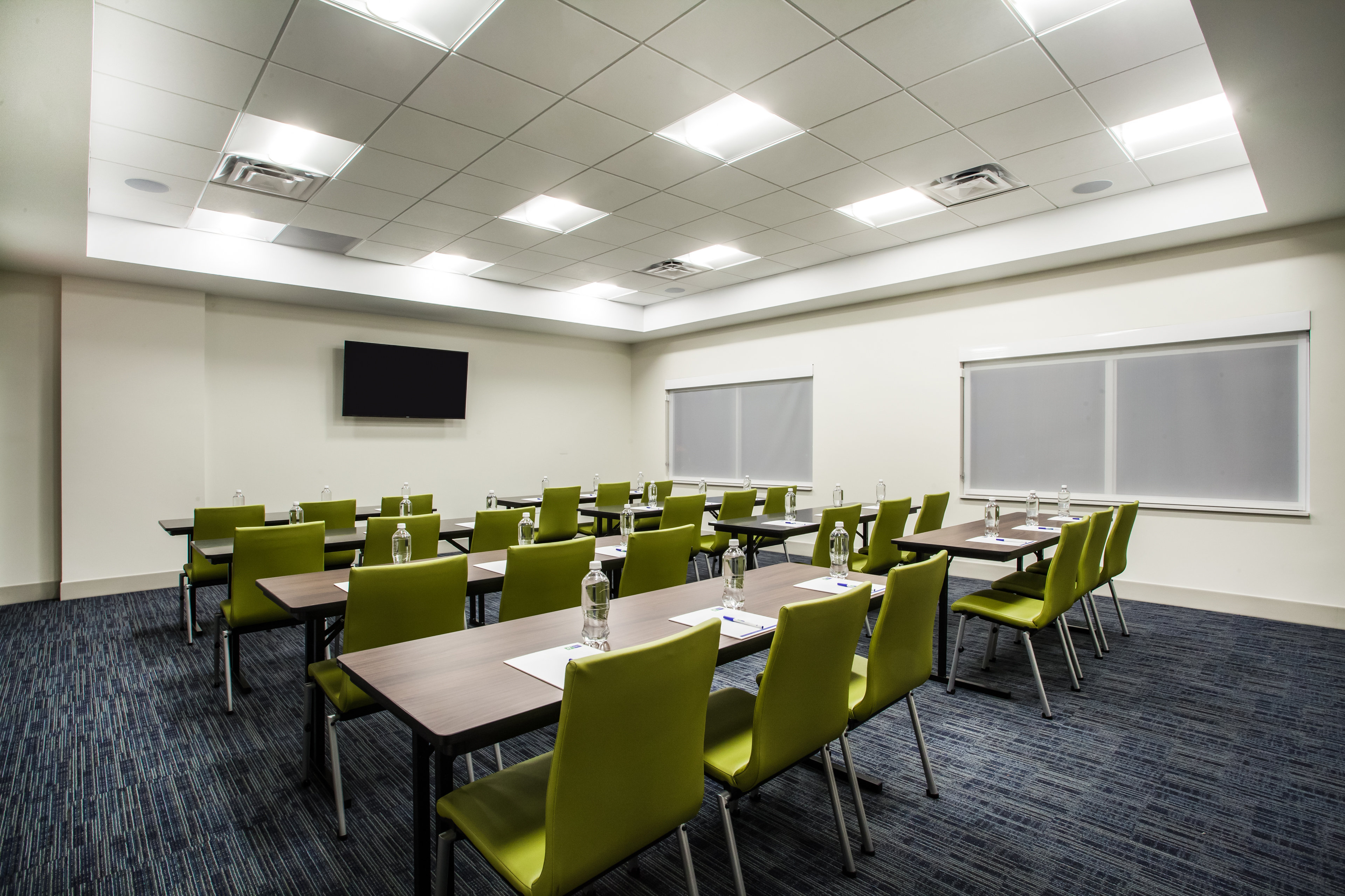 Holiday Inn Express & Suites Queensbury - Lake George Area 61/71