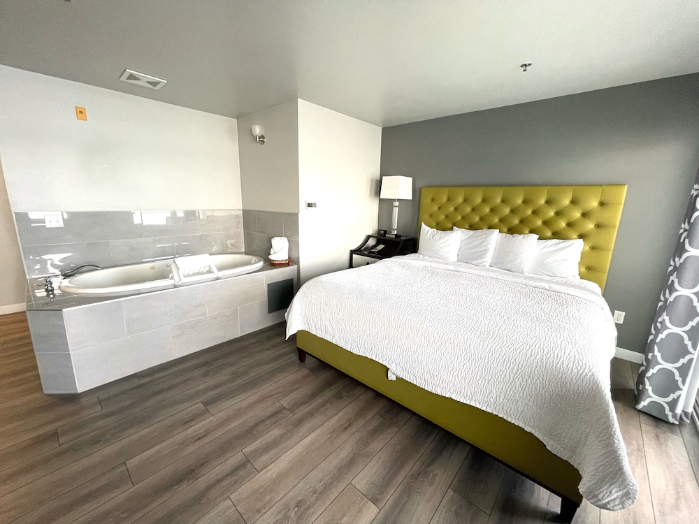 Tides Inn Suites 16/75