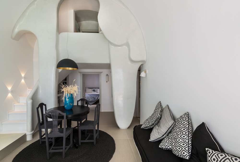 Nefeles Luxury Suites 32/49