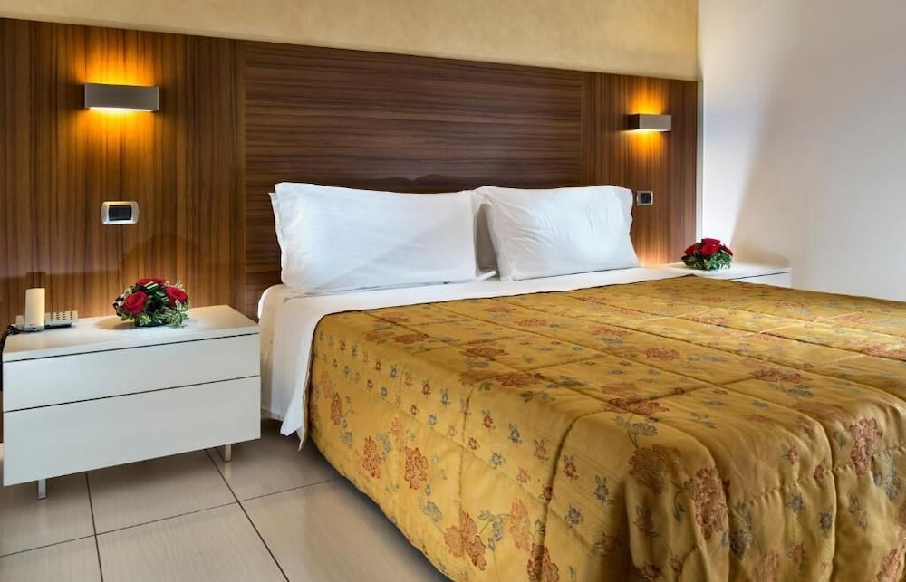 Parigi Hotel 13/38