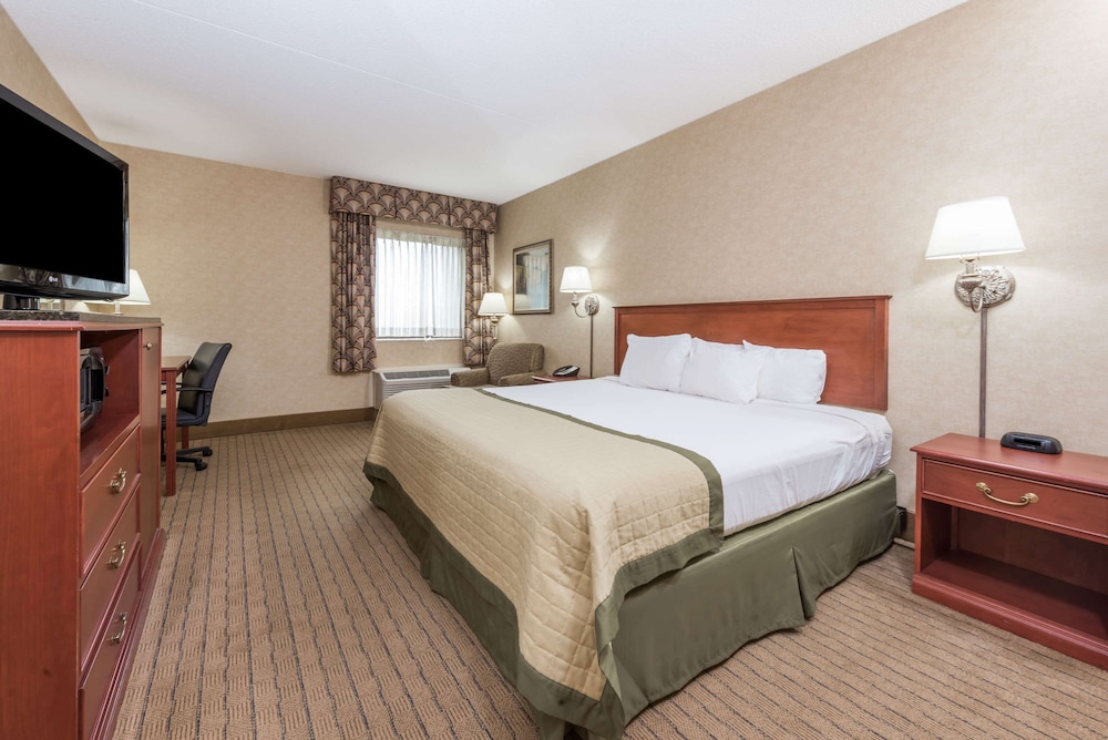 Baymont By Wyndham Indianapolis South 11/40