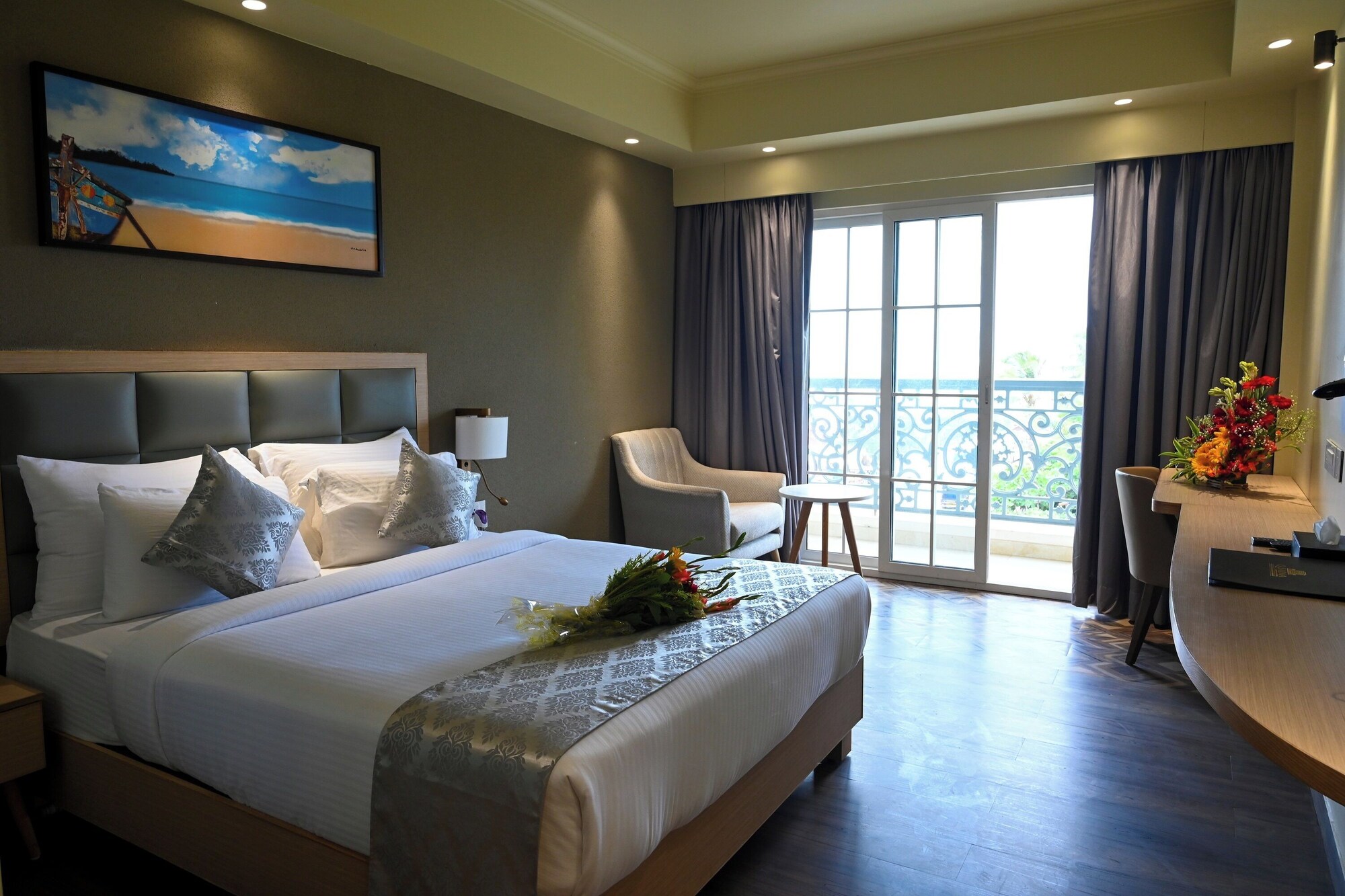 Deluxe, Queen Bed
