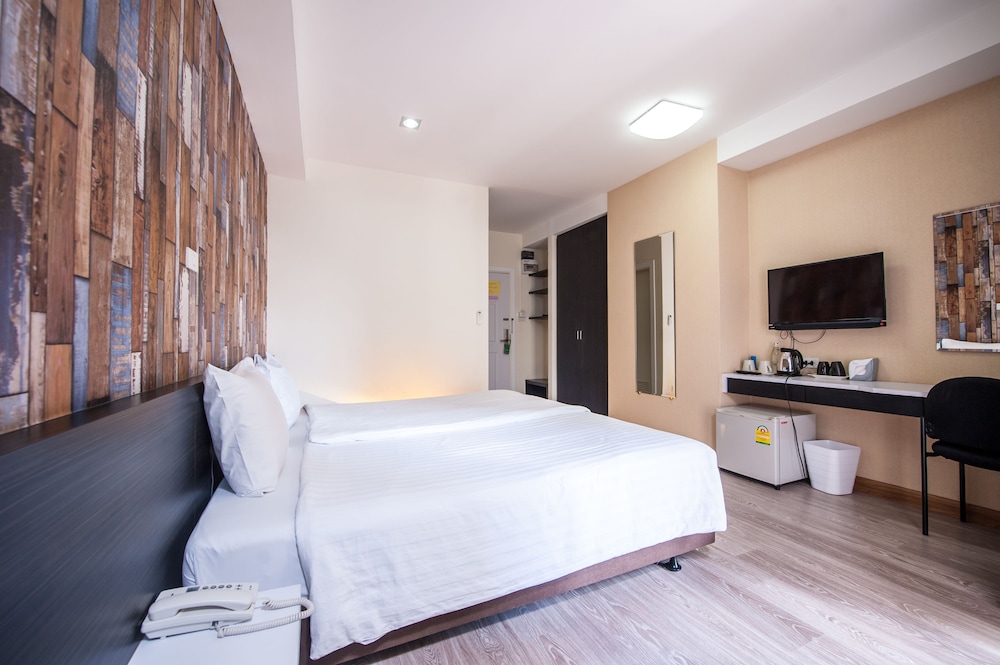 Prajaktra City Hostel 8/45