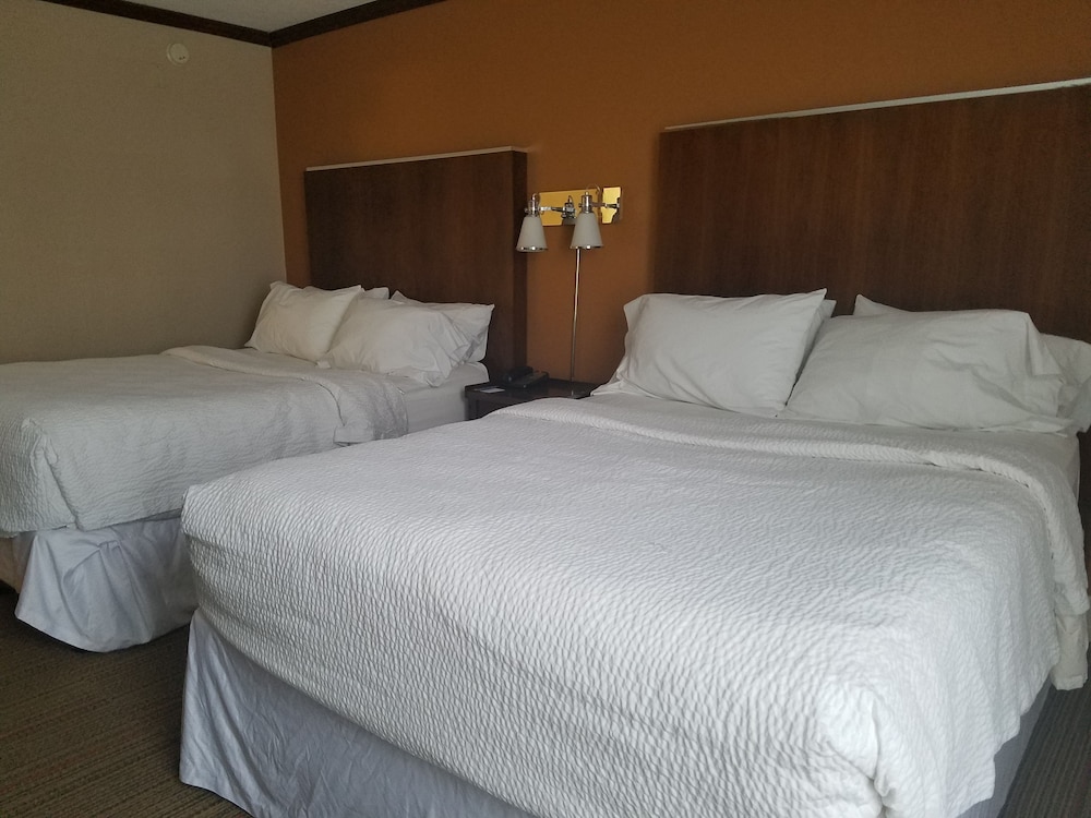 Four Points by Sheraton Kansas City Airport 5/36