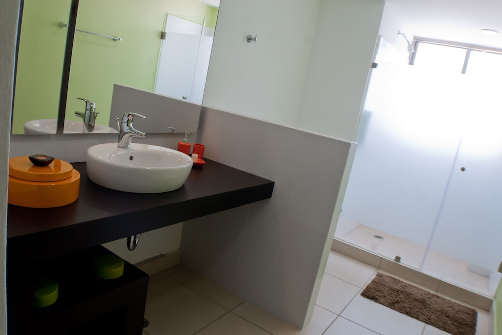 Ramada by Wyndham Acapulco Hotel and Suites 58/61