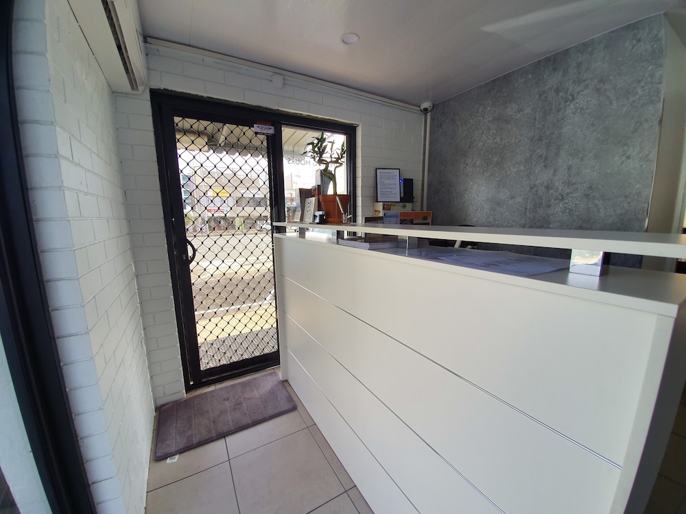 Montego Mermaid Beach Motel 7/69