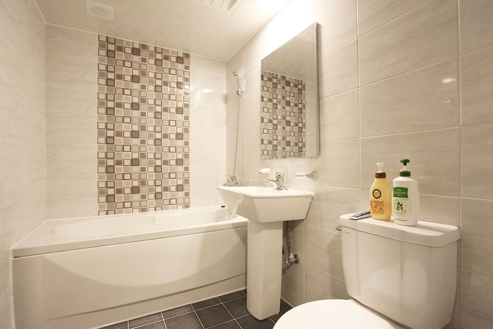 Shine Hotel 46/49