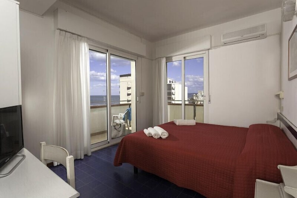 Hotel Panoramic 8/23