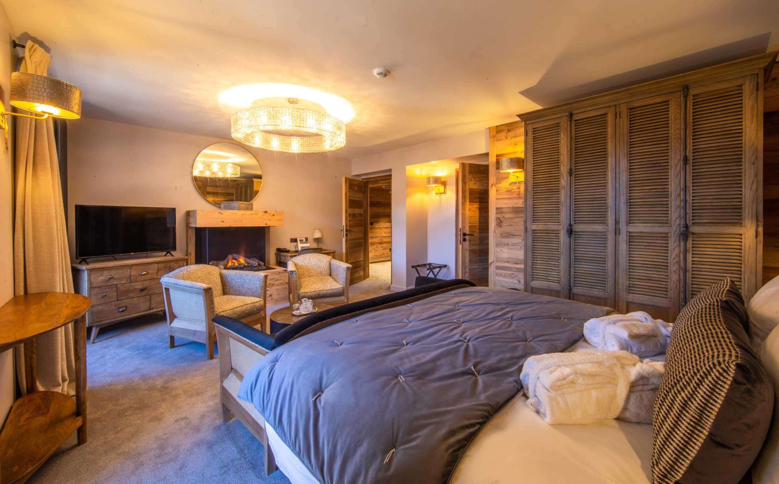Village, Spa, Suite