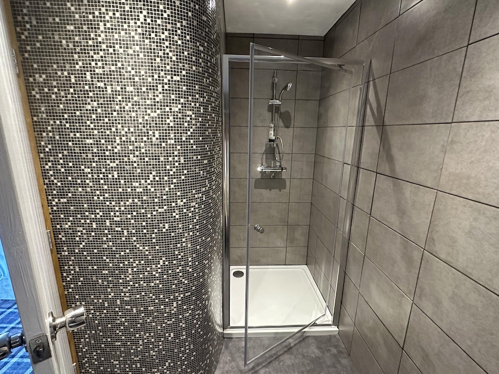 Valentine City Centre Guest House 50/50