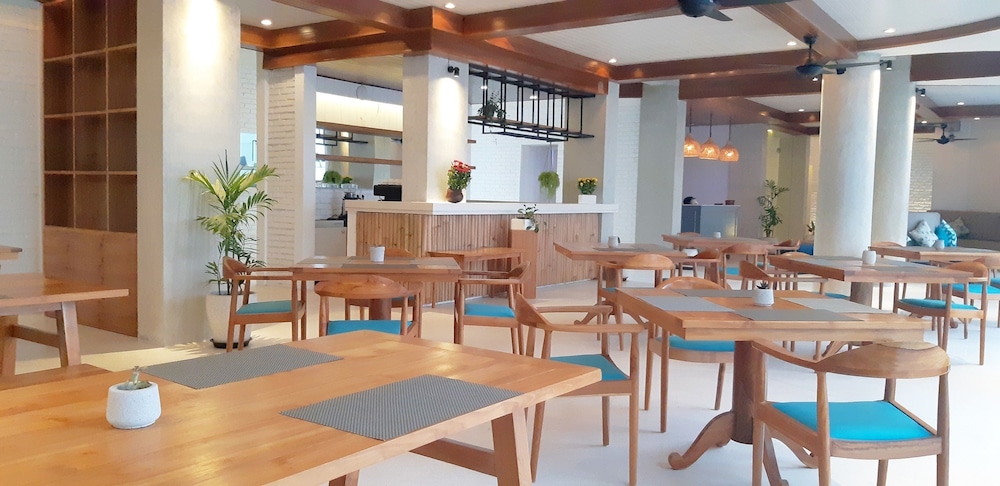 The Beach House Resort 54/70