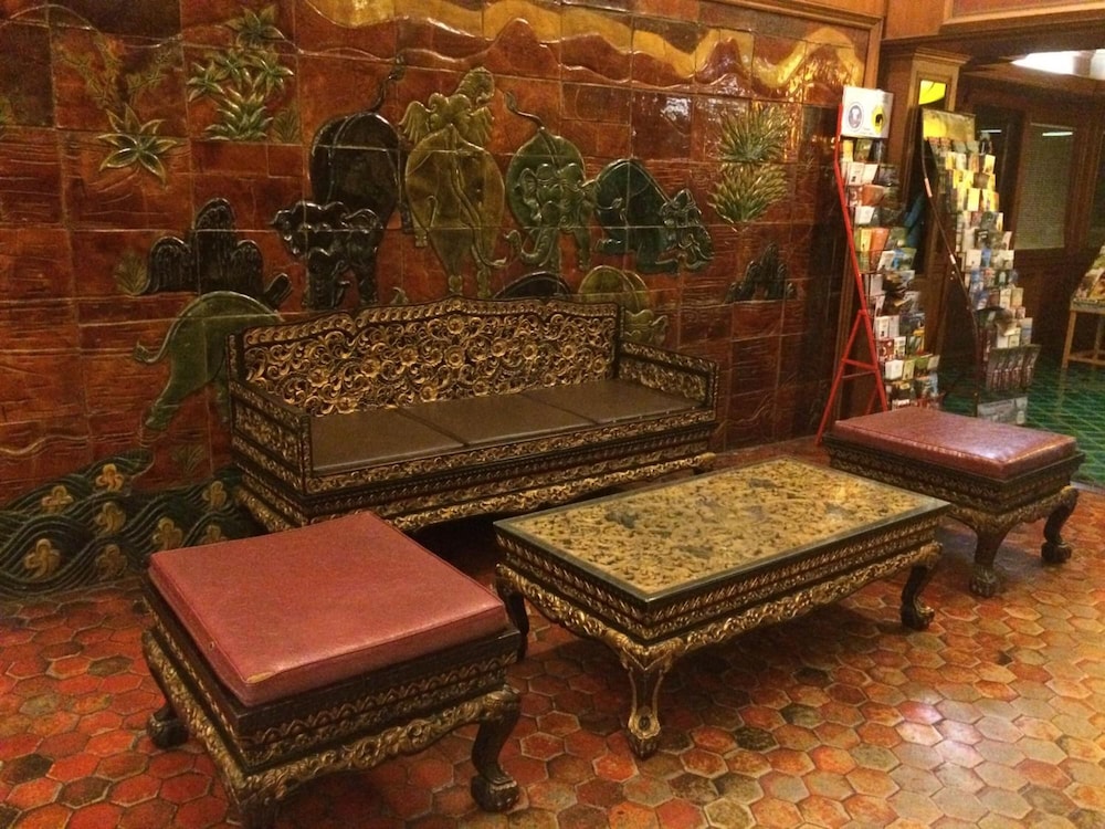 Changpuak Hotel 38/53