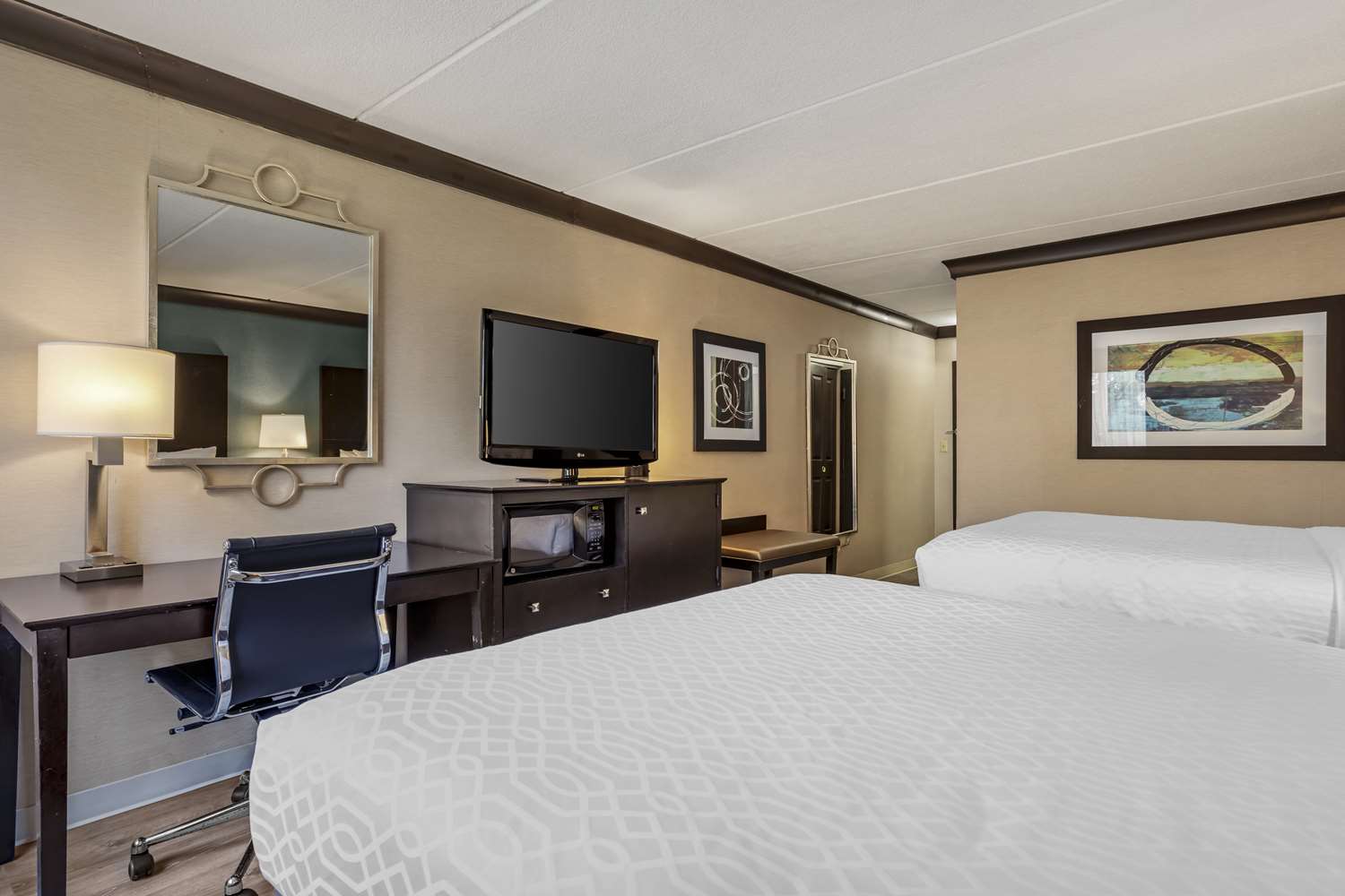 Kingston Hotel And Conference Center 8/28