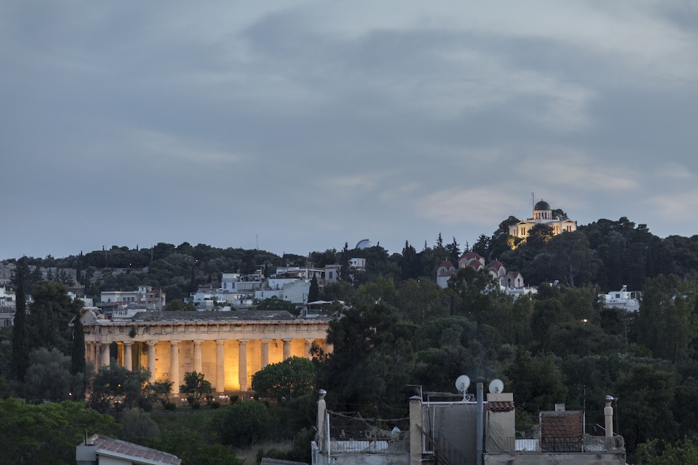 ATHENS VERSION LUXURY SUITES in ATHENS