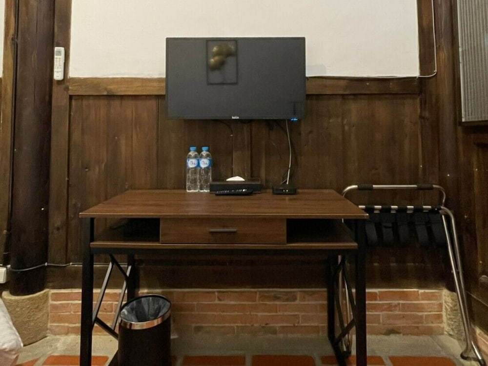 Guning Xiexinyuan Historical Inn 7/48