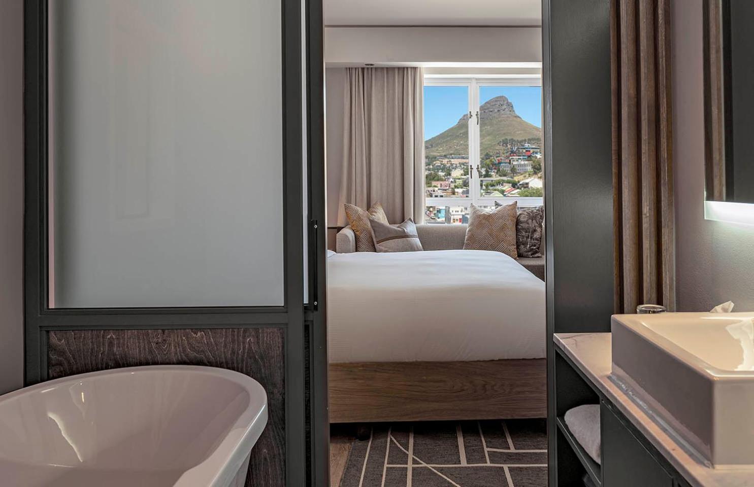 غرفة بسريرين منفصلين بإطلالة، Hyatt Regency Cape Town 3/7