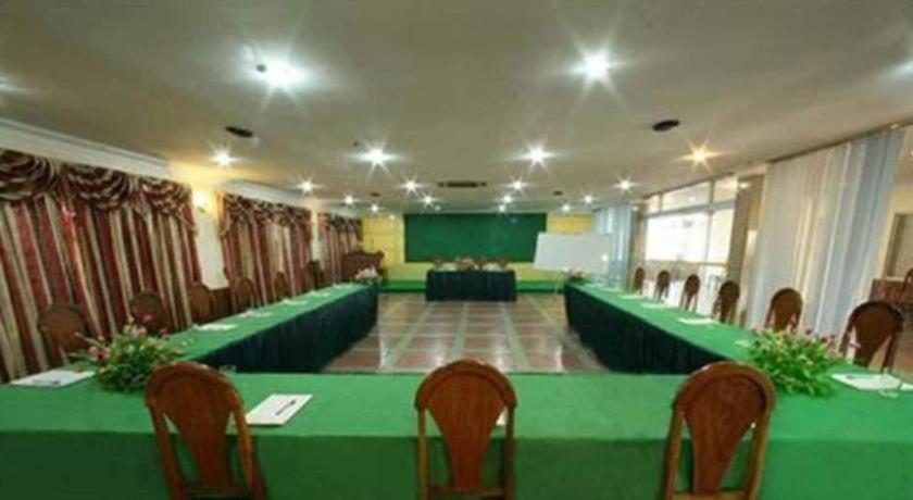 Lucky Star Hotel 18/26