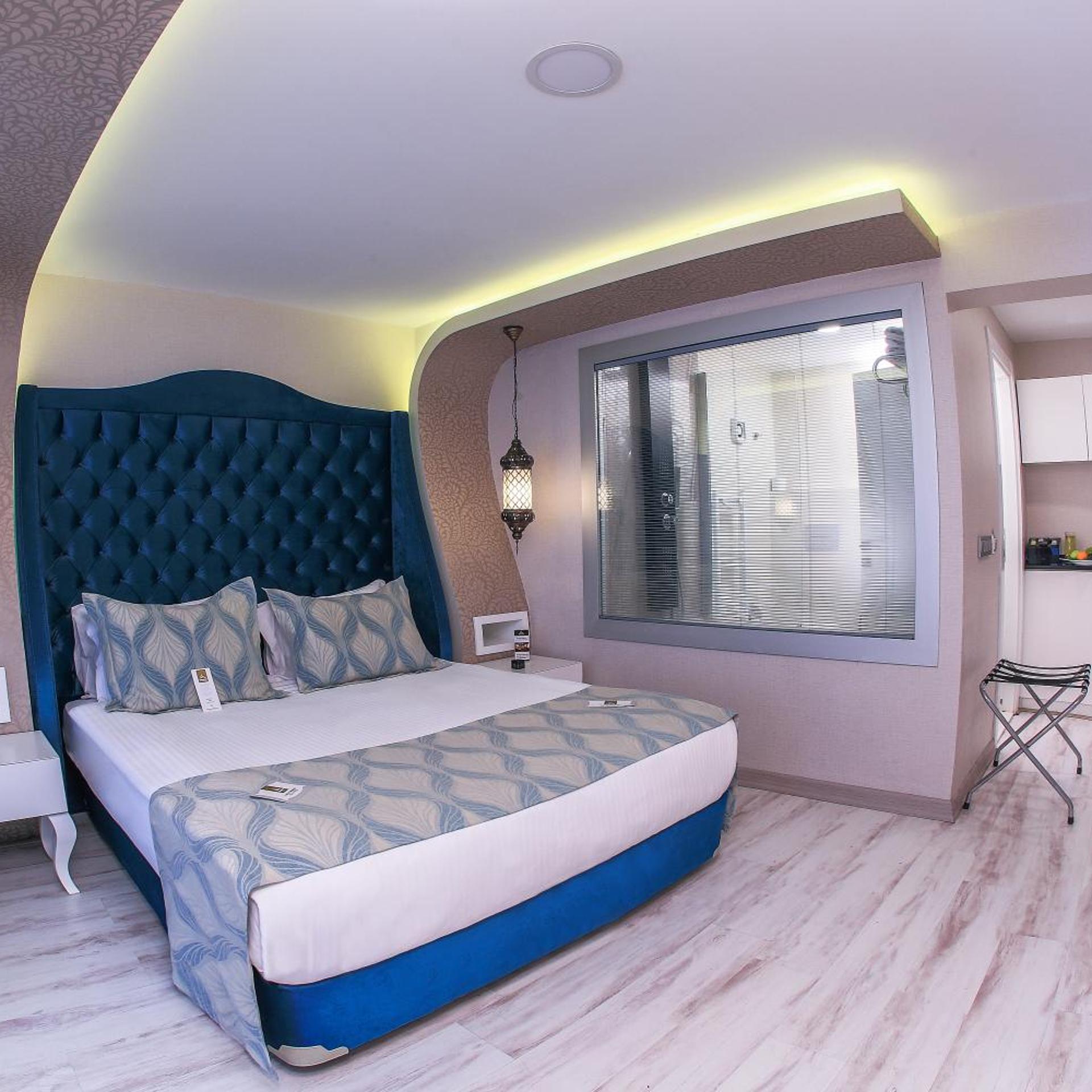 Suite, Hot Tub