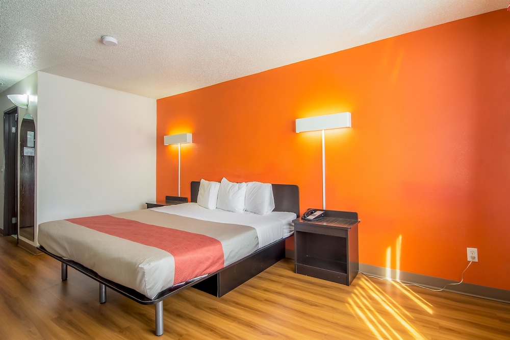 Motel6 Dallas, TX - North - Richardson 24/55